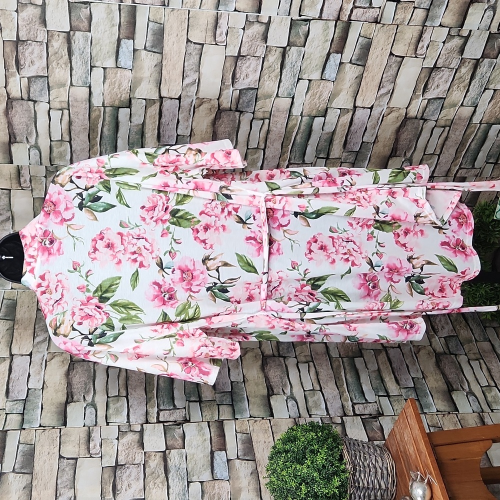 Show Me Your Mumu Floral Short Robe White Pink - Picture 4 of 6